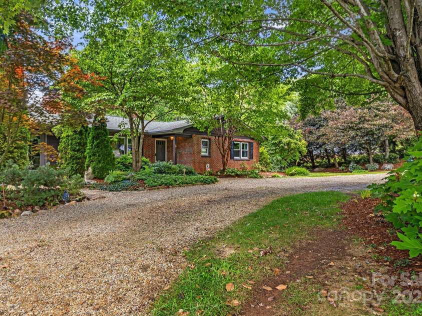 211 Hamburg Mountain Road, Weaverville, NC 28787.  MLS# CAR4279854, YatesRealty ID 29514. 