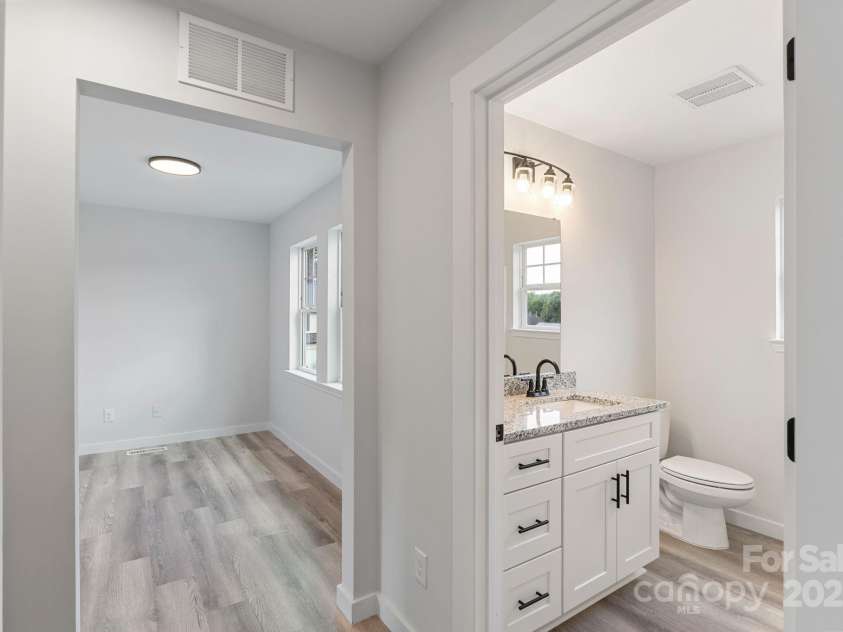 4231 RED SHED Lane, Charlotte, NC 28269.  MLS# CAR4287385, YatesRealty ID 29515. 
