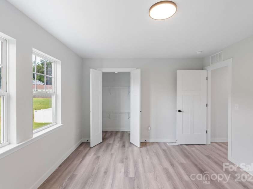 4231 RED SHED Lane, Charlotte, NC 28269.  MLS# CAR4287385, YatesRealty ID 29515. 