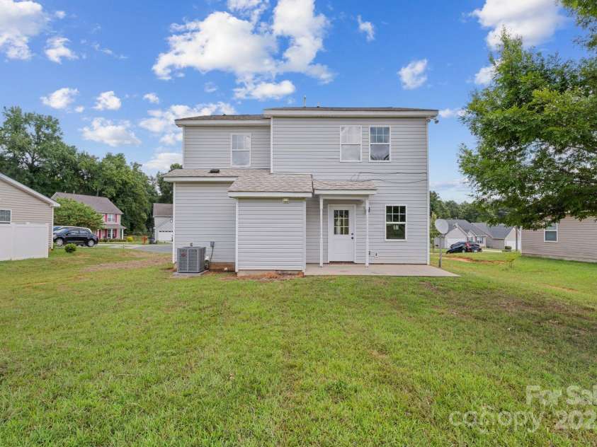 4231 RED SHED Lane, Charlotte, NC 28269.  MLS# CAR4287385, YatesRealty ID 29515. 