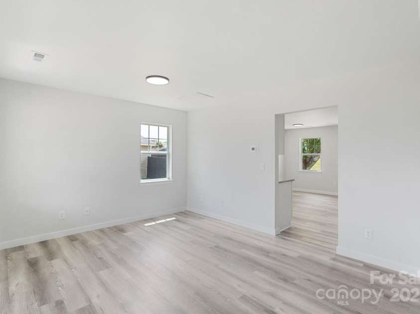 4231 RED SHED Lane, Charlotte, NC 28269.  MLS# CAR4287385, YatesRealty ID 29515. Living Room