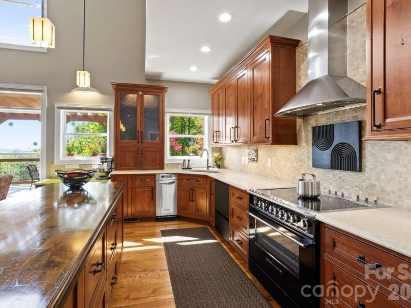 426 Eagle Ridge Road, Zirconia, NC 28790.  MLS# CAR4390931, YatesRealty ID 29515. 
