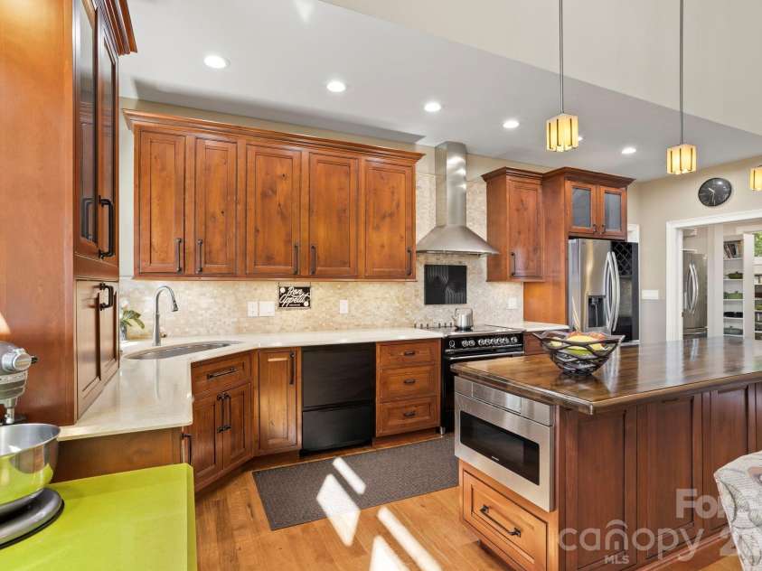 426 Eagle Ridge Road, Zirconia, NC 28790.  MLS# CAR4390931, YatesRealty ID 29515. 