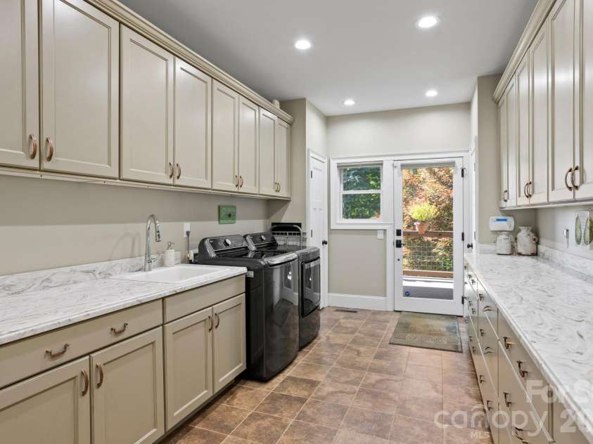 426 Eagle Ridge Road, Zirconia, NC 28790.  MLS# CAR4390931, YatesRealty ID 29515. 