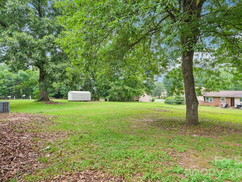 2130 23rd Street Place, Hickory, NC 28601.  MLS# CAR4392290, YatesRealty ID 29516. 