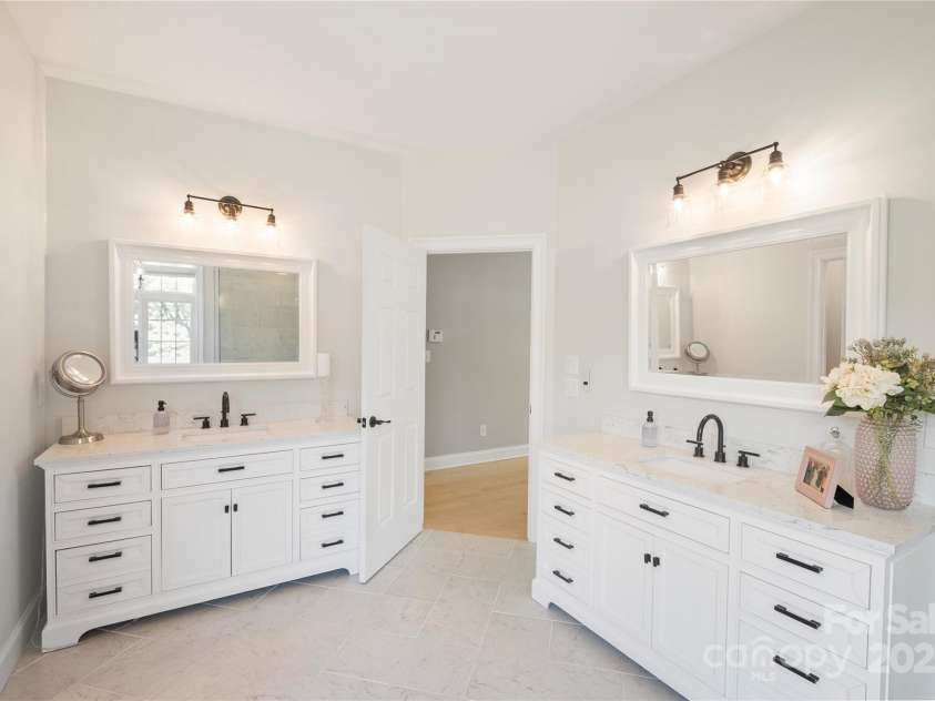 4660 Sugar Plum Lane, Davidson, NC 28036.  MLS# CAR4273062, YatesRealty ID 29516. 