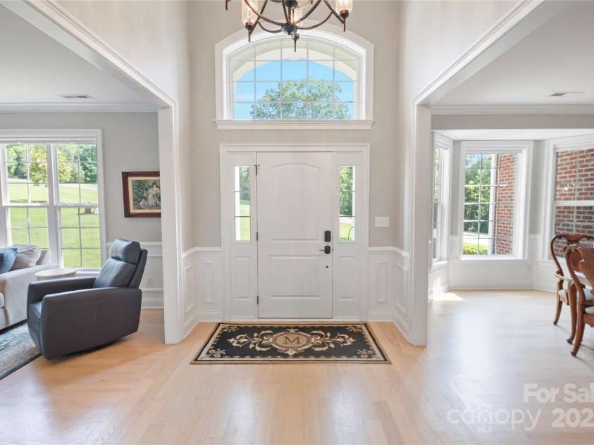 4660 Sugar Plum Lane, Davidson, NC 28036.  MLS# CAR4273062, YatesRealty ID 29516. Open concept, main floor living. 2-story foyer.