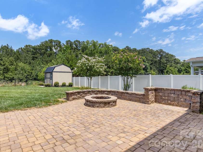 2377 Seagull Drive, Denver, NC 28037.  MLS# CAR4388549, YatesRealty ID 29517. 