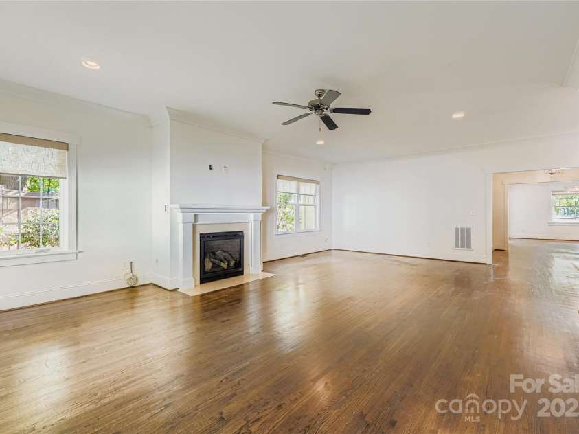 3826 Haven Drive, Charlotte, NC 28209.  MLS# CAR4286132, YatesRealty ID 29518. 