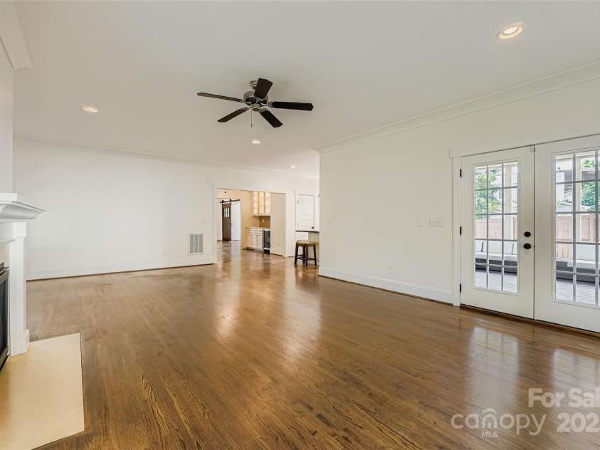 3826 Haven Drive, Charlotte, NC 28209.  MLS# CAR4286132, YatesRealty ID 29518. 