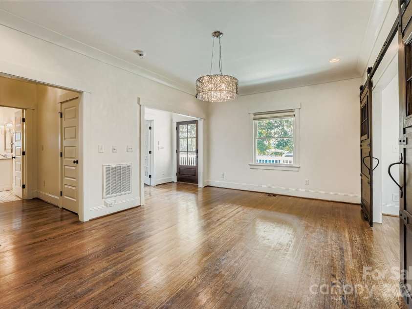 3826 Haven Drive, Charlotte, NC 28209.  MLS# CAR4286132, YatesRealty ID 29518. 