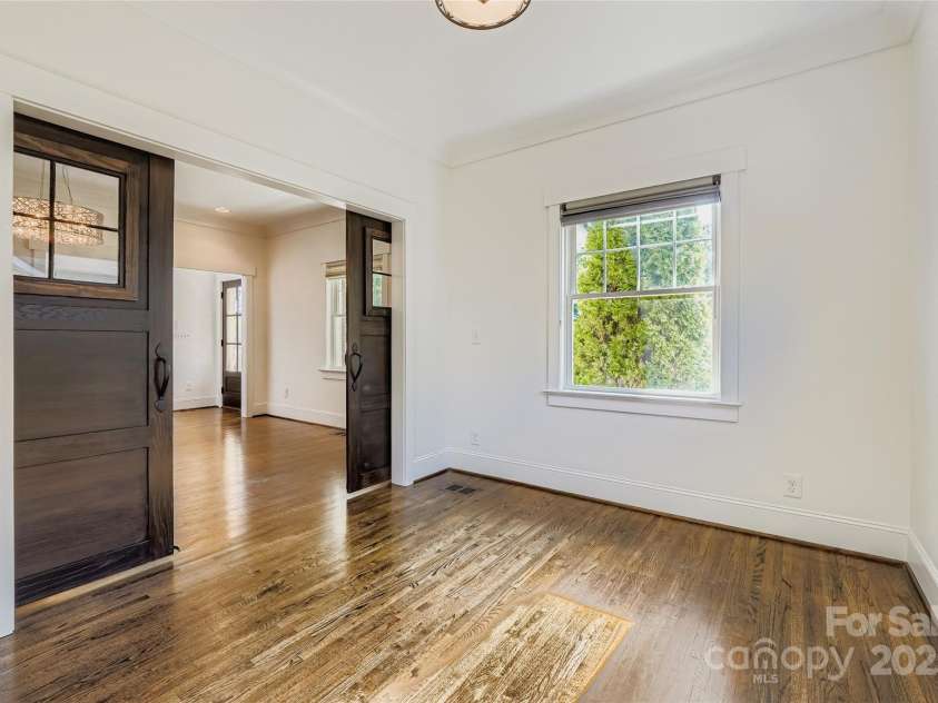 3826 Haven Drive, Charlotte, NC 28209.  MLS# CAR4286132, YatesRealty ID 29518. Flex Room