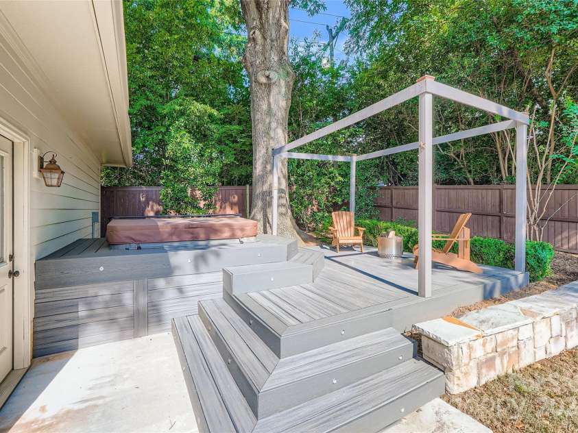 3826 Haven Drive, Charlotte, NC 28209.  MLS# CAR4286132, YatesRealty ID 29518. Hot Tub/Deck