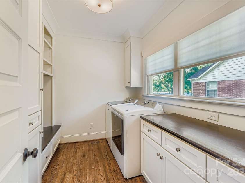 3826 Haven Drive, Charlotte, NC 28209.  MLS# CAR4286132, YatesRealty ID 29518. Laundry