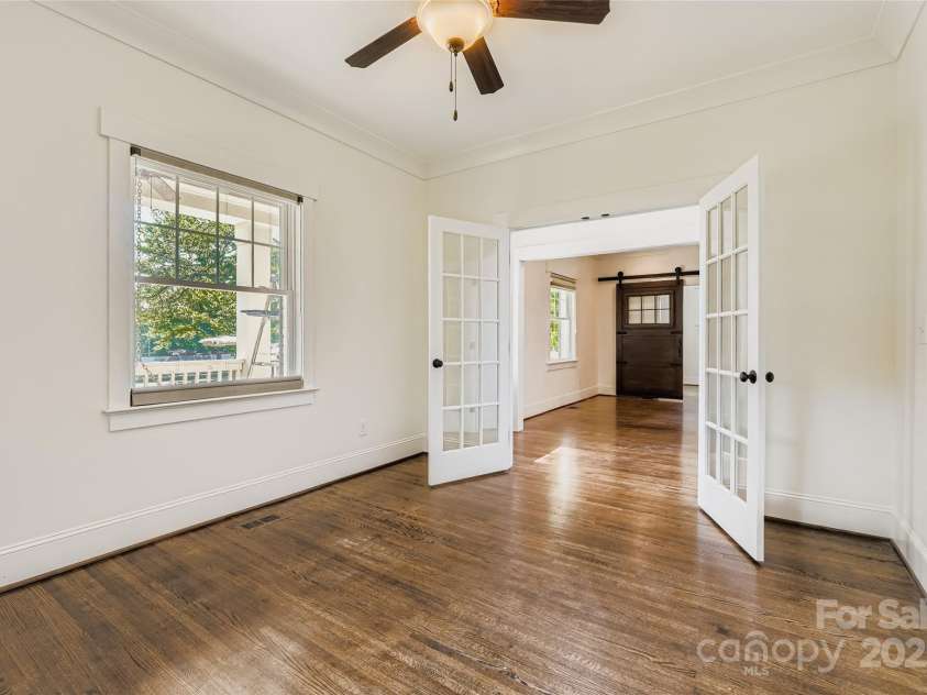 3826 Haven Drive, Charlotte, NC 28209.  MLS# CAR4286132, YatesRealty ID 29518. Office