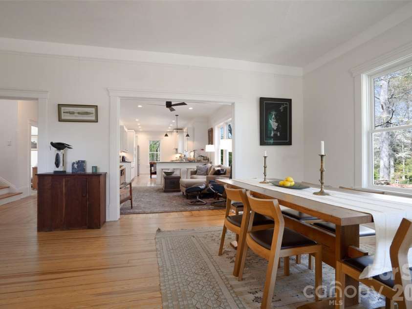 600 Main Street, Brevard, NC 28712.  MLS# CAR4368394, YatesRealty ID 29519. 