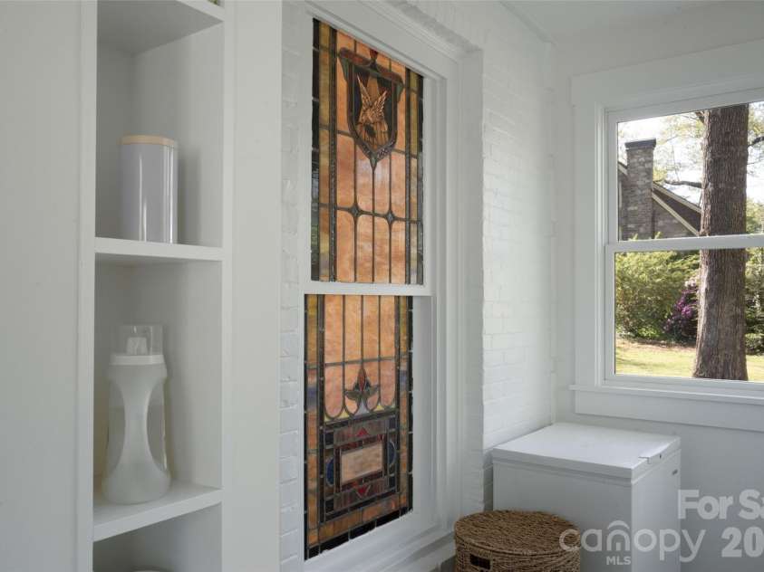 600 Main Street, Brevard, NC 28712.  MLS# CAR4368394, YatesRealty ID 29519. 