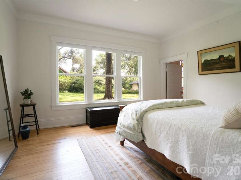 600 Main Street, Brevard, NC 28712.  MLS# CAR4368394, YatesRealty ID 29519. 