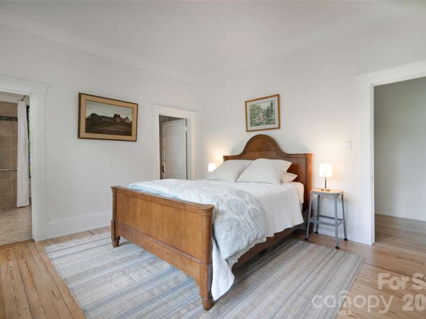 600 Main Street, Brevard, NC 28712.  MLS# CAR4368394, YatesRealty ID 29519. 