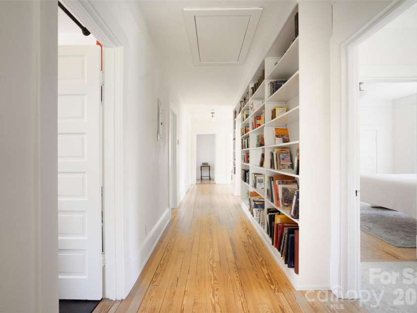 600 Main Street, Brevard, NC 28712.  MLS# CAR4368394, YatesRealty ID 29519. 