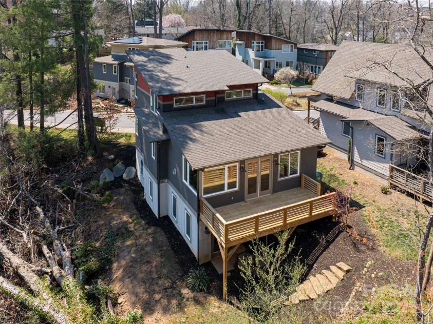 7 Mauricet Lane, Asheville, NC 28806.  MLS# CAR4241872, YatesRealty ID 2952. 
