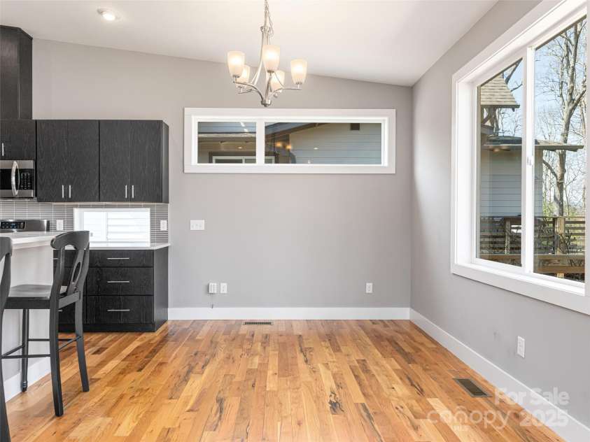 7 Mauricet Lane, Asheville, NC 28806.  MLS# CAR4241872, YatesRealty ID 2952. Dining space