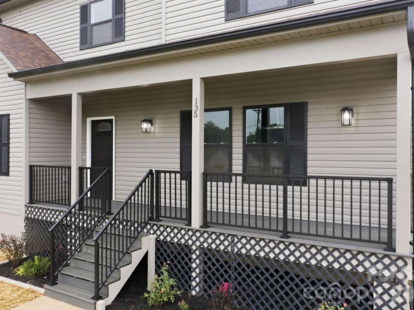 135 Elmwood Road, Statesville, NC 28625.  MLS# CAR4391548, YatesRealty ID 29521. 