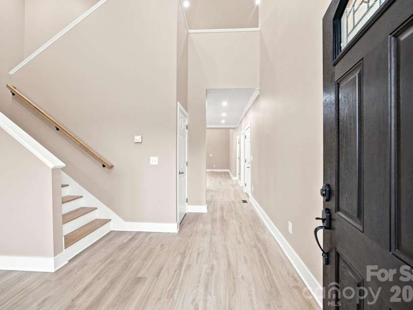 135 Elmwood Road, Statesville, NC 28625.  MLS# CAR4391548, YatesRealty ID 29521. 