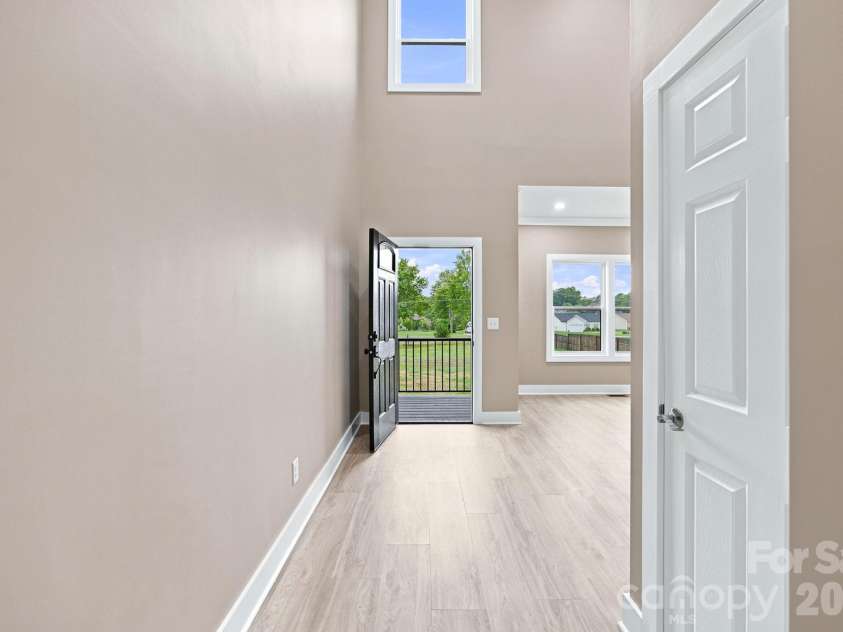 135 Elmwood Road, Statesville, NC 28625.  MLS# CAR4391548, YatesRealty ID 29521. 