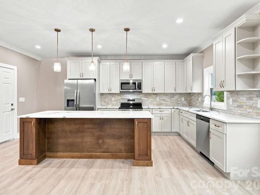 135 Elmwood Road, Statesville, NC 28625.  MLS# CAR4391548, YatesRealty ID 29521. 
