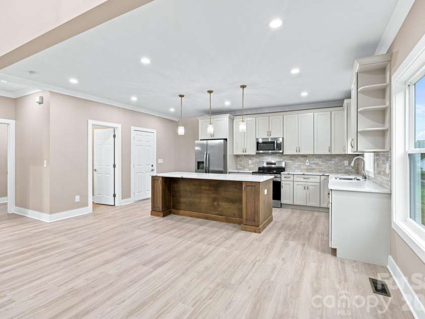 135 Elmwood Road, Statesville, NC 28625.  MLS# CAR4391548, YatesRealty ID 29521. 