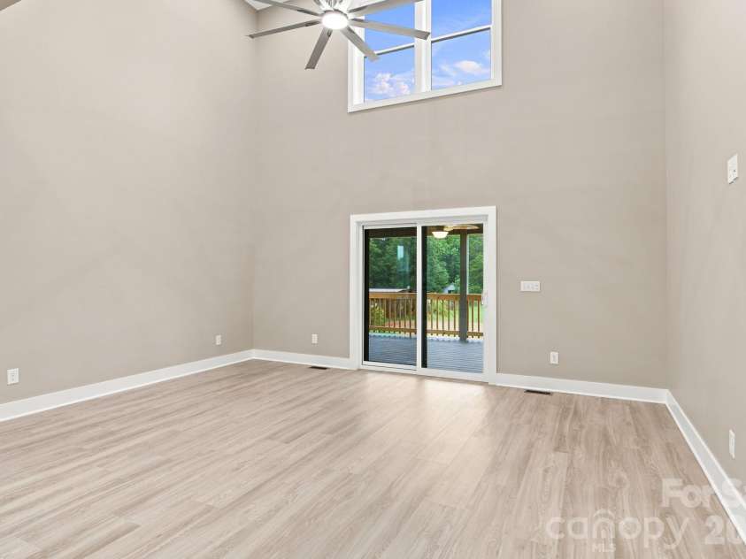 135 Elmwood Road, Statesville, NC 28625.  MLS# CAR4391548, YatesRealty ID 29521. 