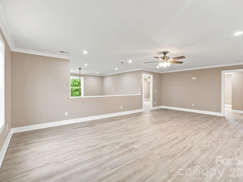 135 Elmwood Road, Statesville, NC 28625.  MLS# CAR4391548, YatesRealty ID 29521. 