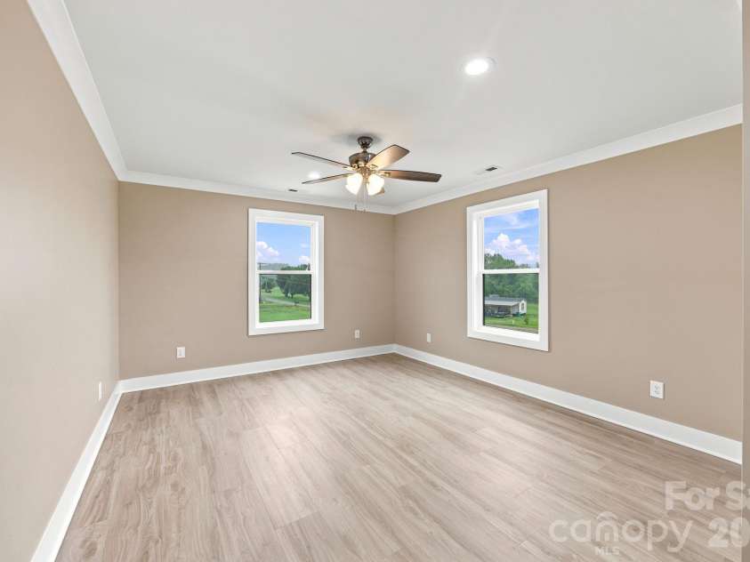 135 Elmwood Road, Statesville, NC 28625.  MLS# CAR4391548, YatesRealty ID 29521. 