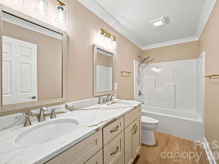 135 Elmwood Road, Statesville, NC 28625.  MLS# CAR4391548, YatesRealty ID 29521. 