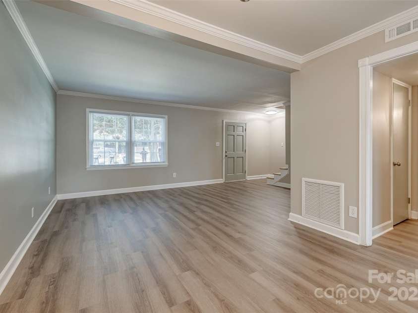 4705 Old Lantern Way, Charlotte, NC 28212.  MLS# CAR4286575, YatesRealty ID 29522. 