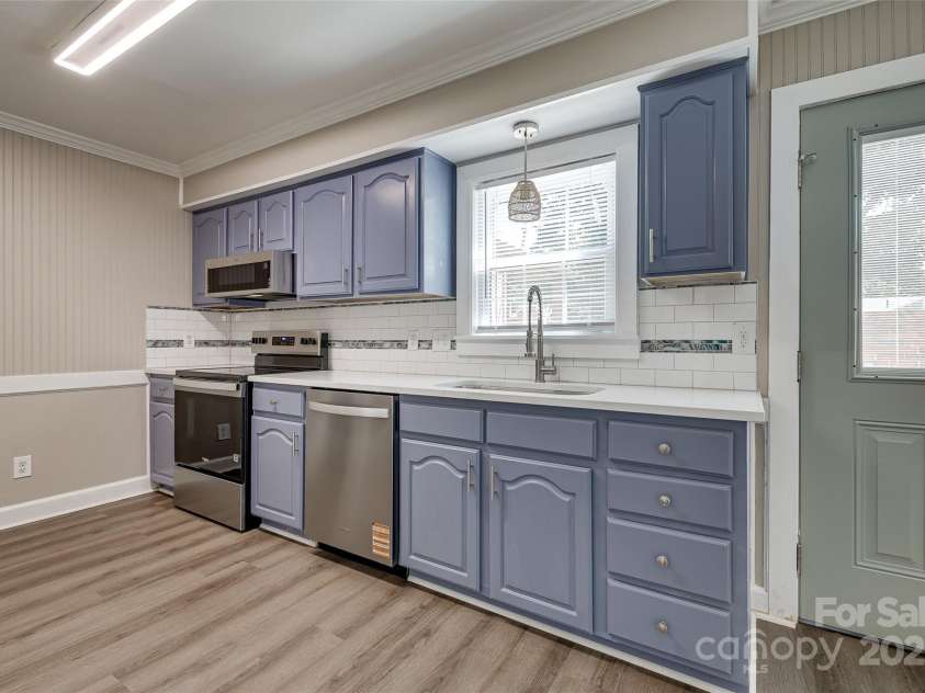 4705 Old Lantern Way, Charlotte, NC 28212.  MLS# CAR4286575, YatesRealty ID 29522. 