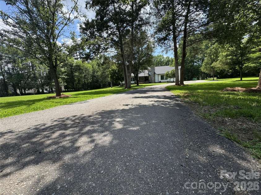 7825 Plott Road, Charlotte, NC 28215.  MLS# CAR4392291, YatesRealty ID 29524. 