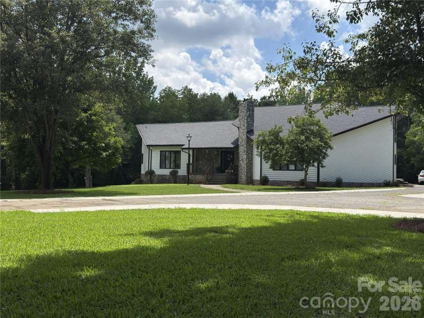 7825 Plott Road, Charlotte, NC 28215.  MLS# CAR4392291, YatesRealty ID 29524. 