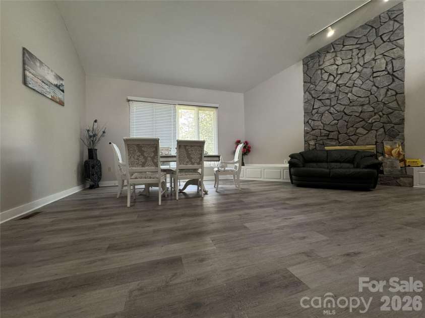 7825 Plott Road, Charlotte, NC 28215.  MLS# CAR4392291, YatesRealty ID 29524. 