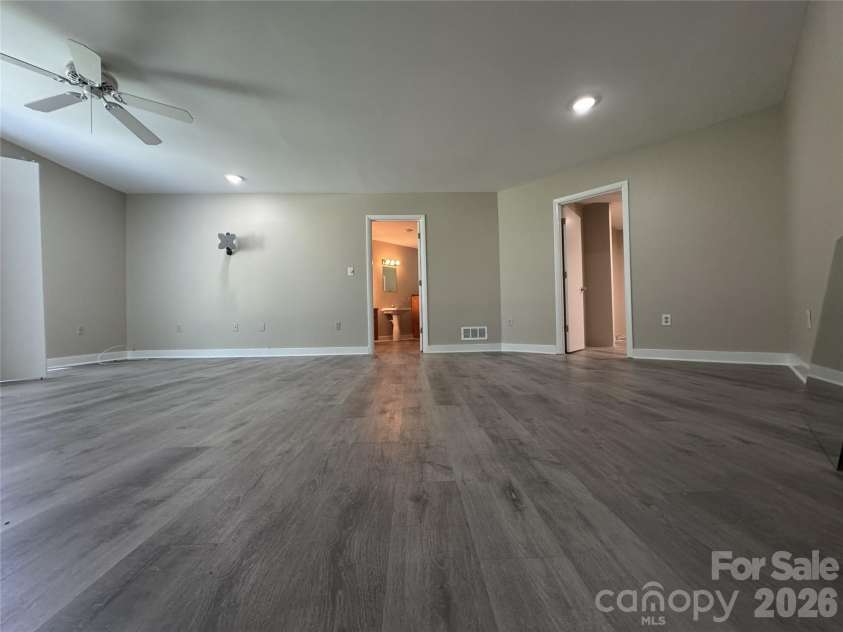 7825 Plott Road, Charlotte, NC 28215.  MLS# CAR4392291, YatesRealty ID 29524. 
