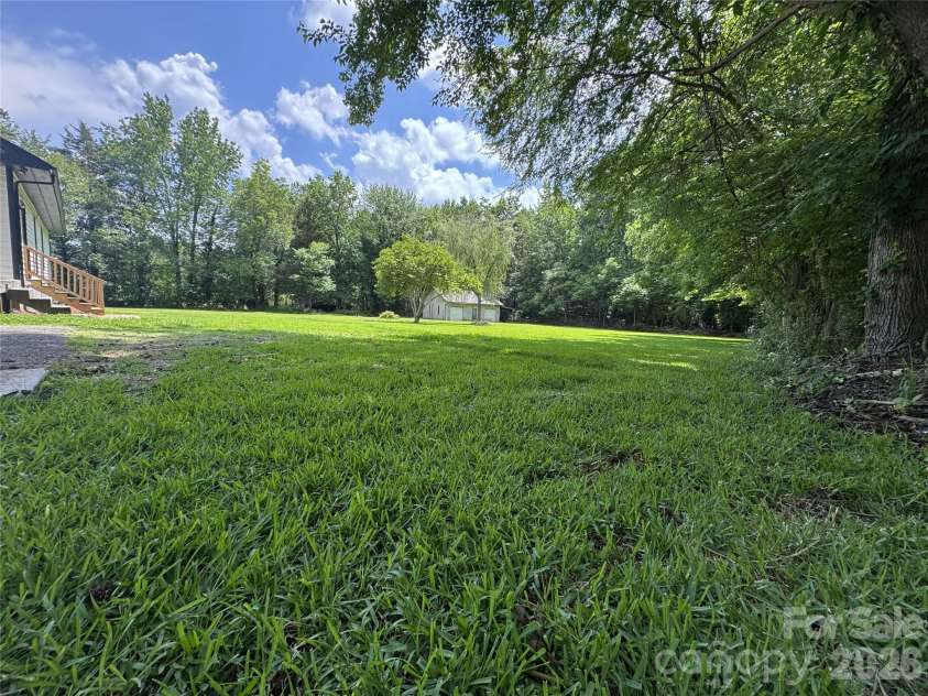 7825 Plott Road, Charlotte, NC 28215.  MLS# CAR4392291, YatesRealty ID 29524. 