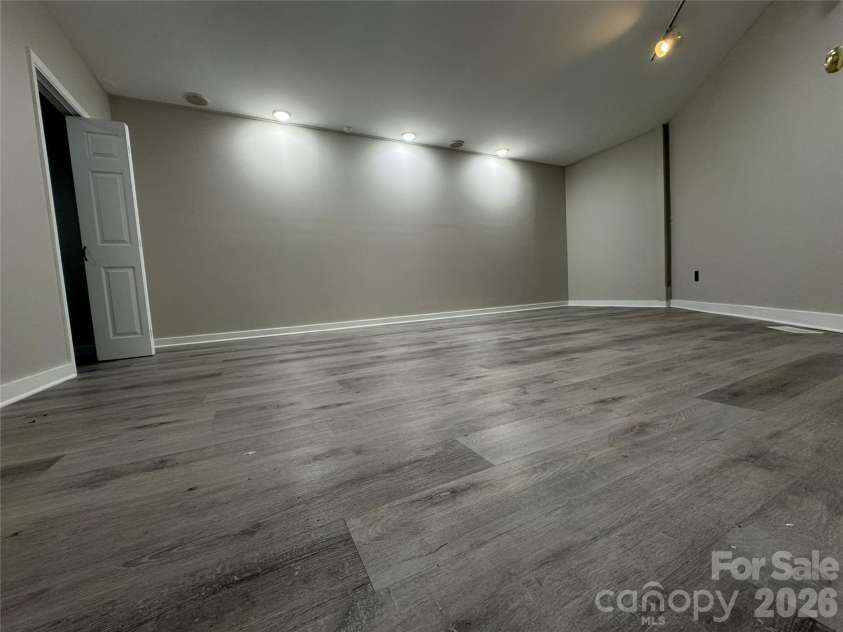 7825 Plott Road, Charlotte, NC 28215.  MLS# CAR4392291, YatesRealty ID 29524. 