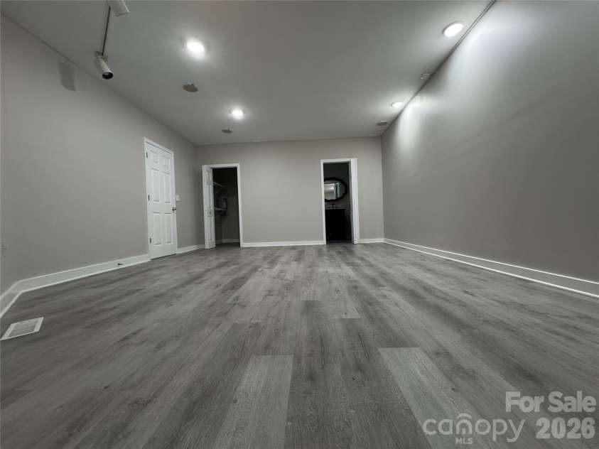 7825 Plott Road, Charlotte, NC 28215.  MLS# CAR4392291, YatesRealty ID 29524. 