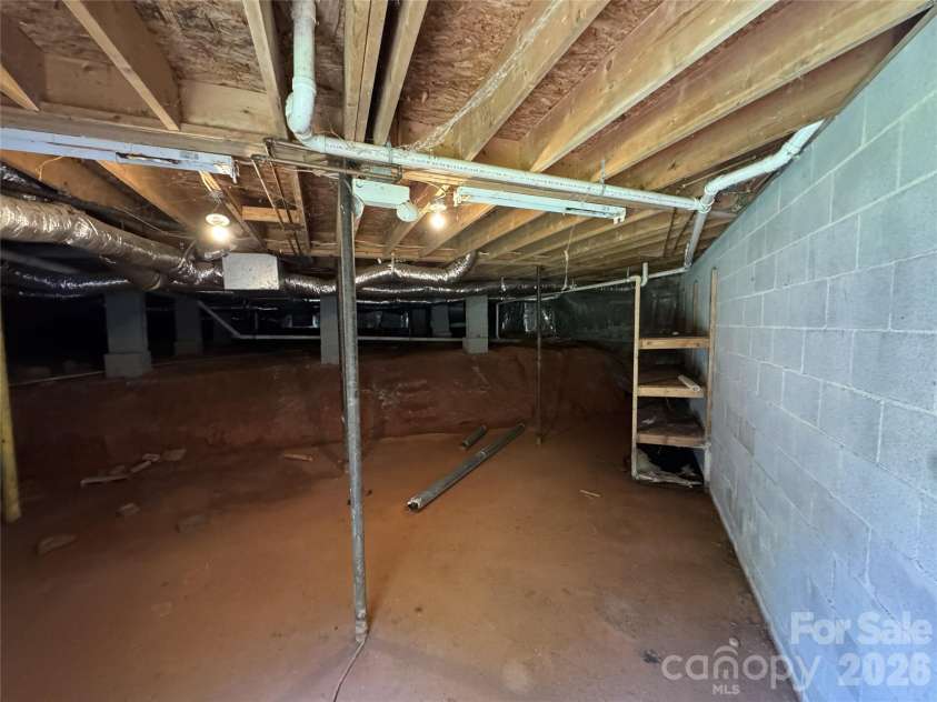 7825 Plott Road, Charlotte, NC 28215.  MLS# CAR4392291, YatesRealty ID 29524. 
