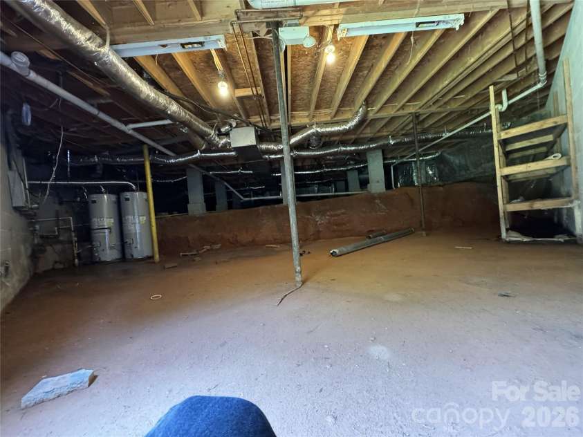 7825 Plott Road, Charlotte, NC 28215.  MLS# CAR4392291, YatesRealty ID 29524. 