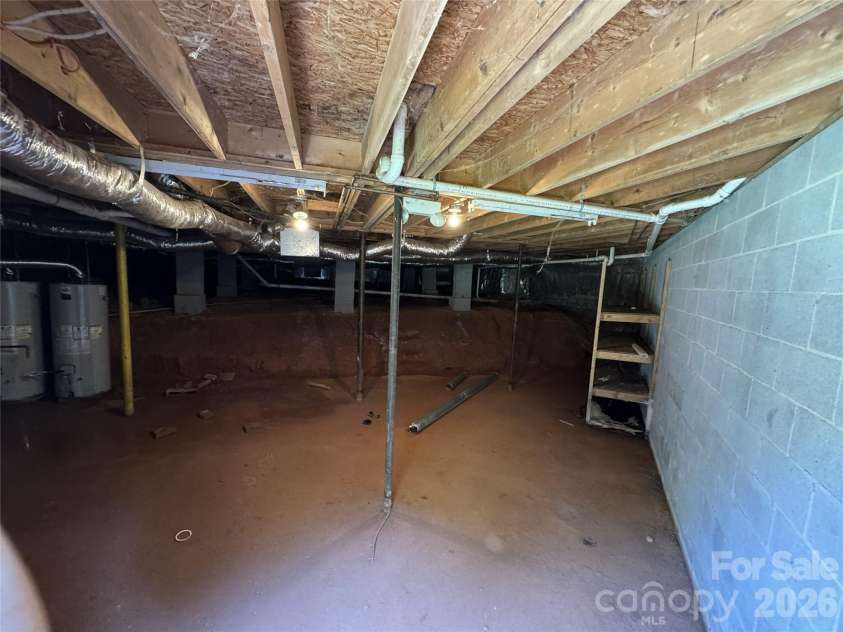 7825 Plott Road, Charlotte, NC 28215.  MLS# CAR4392291, YatesRealty ID 29524. 