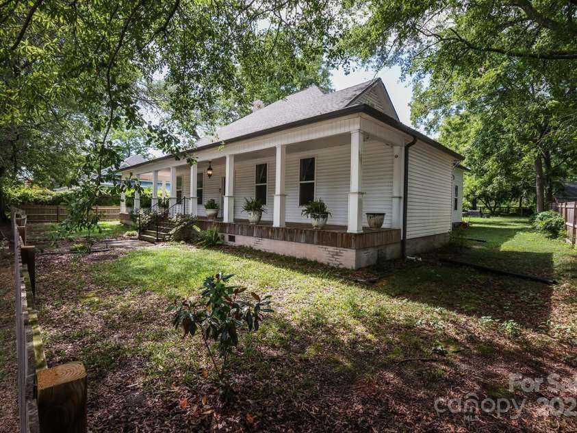 206 Elm Street, Lancaster, SC 29720.  MLS# CAR4282878, YatesRealty ID 29525. 