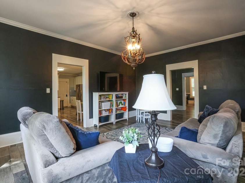 206 Elm Street, Lancaster, SC 29720.  MLS# CAR4282878, YatesRealty ID 29525. 