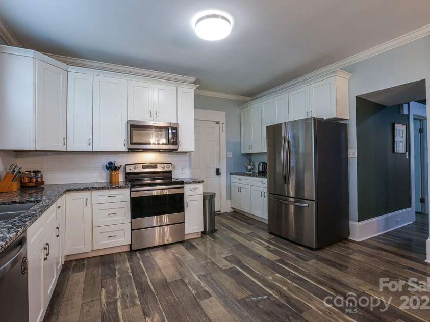 206 Elm Street, Lancaster, SC 29720.  MLS# CAR4282878, YatesRealty ID 29525. 